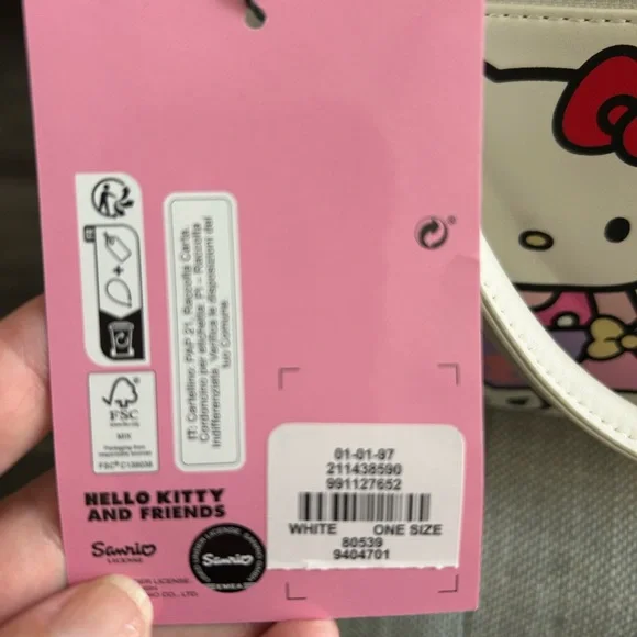 NWT Hello Kitty White Weekender Bag Primark - Picture 3 of 8